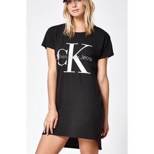 Calvin Klein shirt dress black size small.